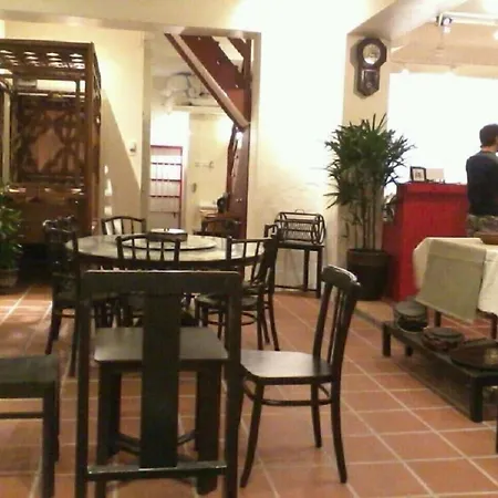 Red Inn Court-2
